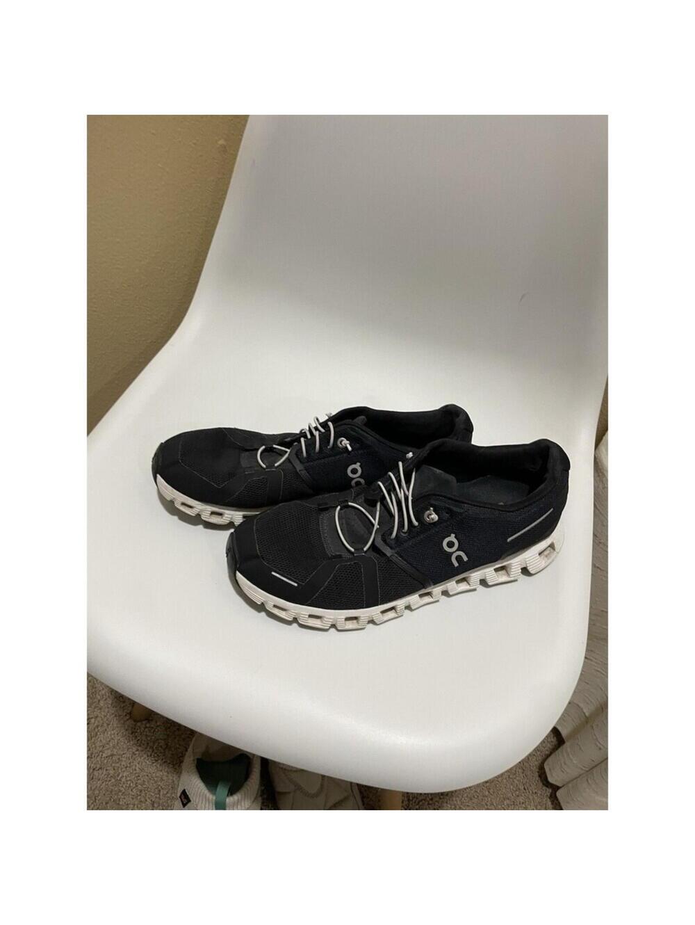 On Running Cloud 5 Black/White 11W 9.5M Shoes Sneakers men's Running